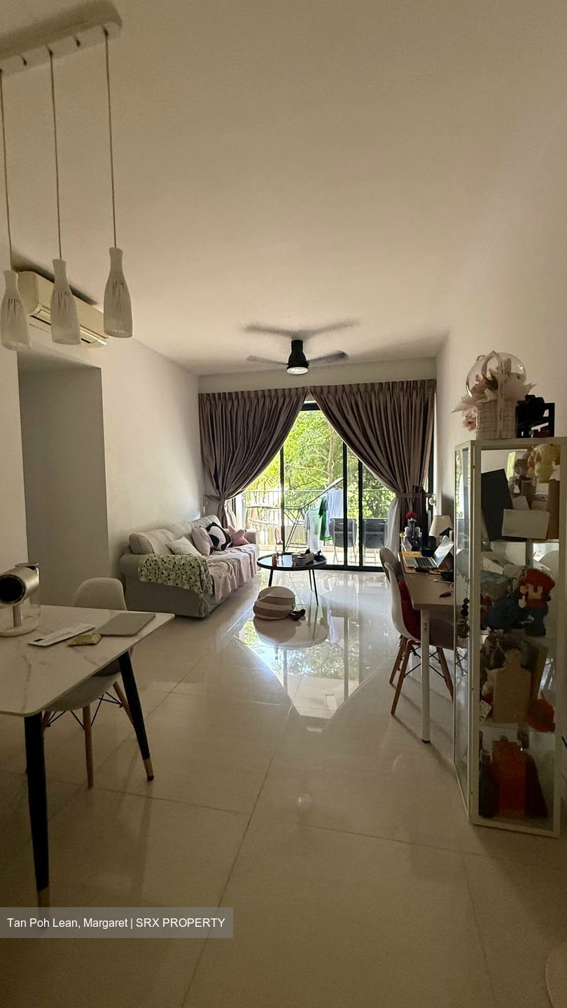 Sky Vue (D20), Condominium #575385121